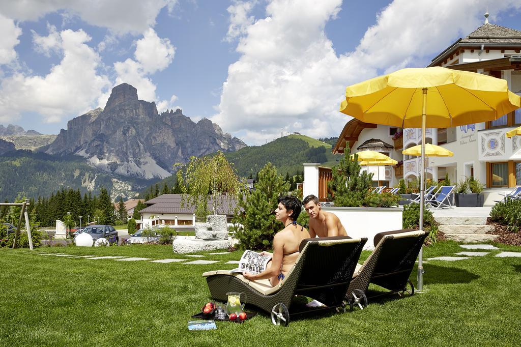 Hotel Costes Corvara In Badia Bagian luar foto